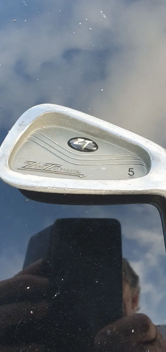 Golf clubs and bag - Image 2