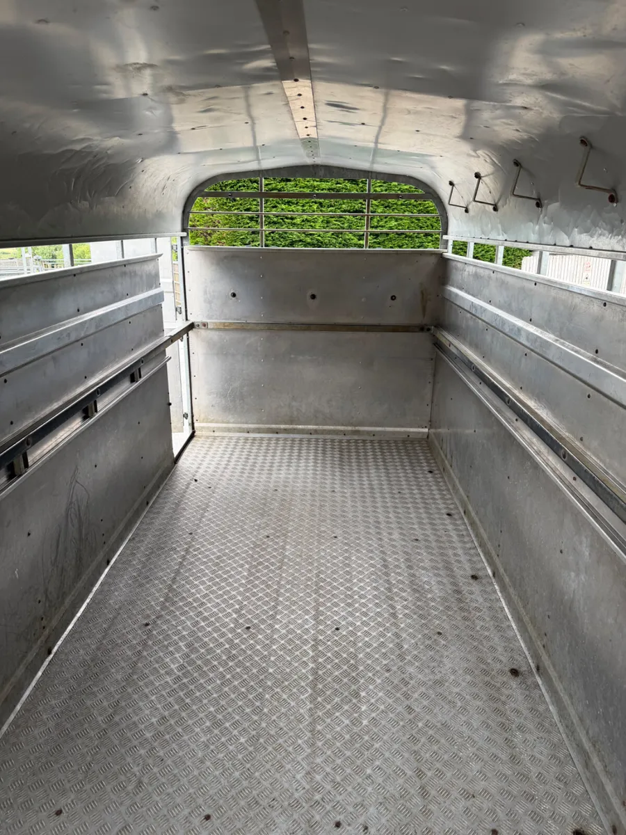 Nugent livestock trailer - Image 3