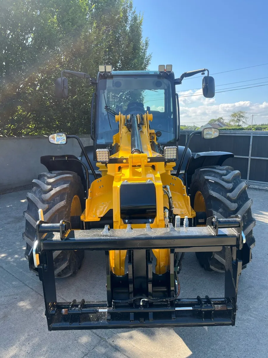 Jcb 320s telehandler - Image 4
