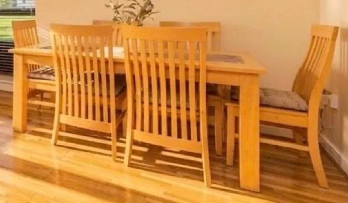 Furniture: Apartment Contents - Image 4