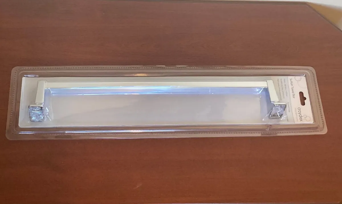 Digital Scales &   Unboxed Chrome Towel Bar - Image 2
