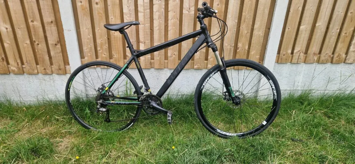 Large carrera ( serviced ) ( delivery ) - Image 1