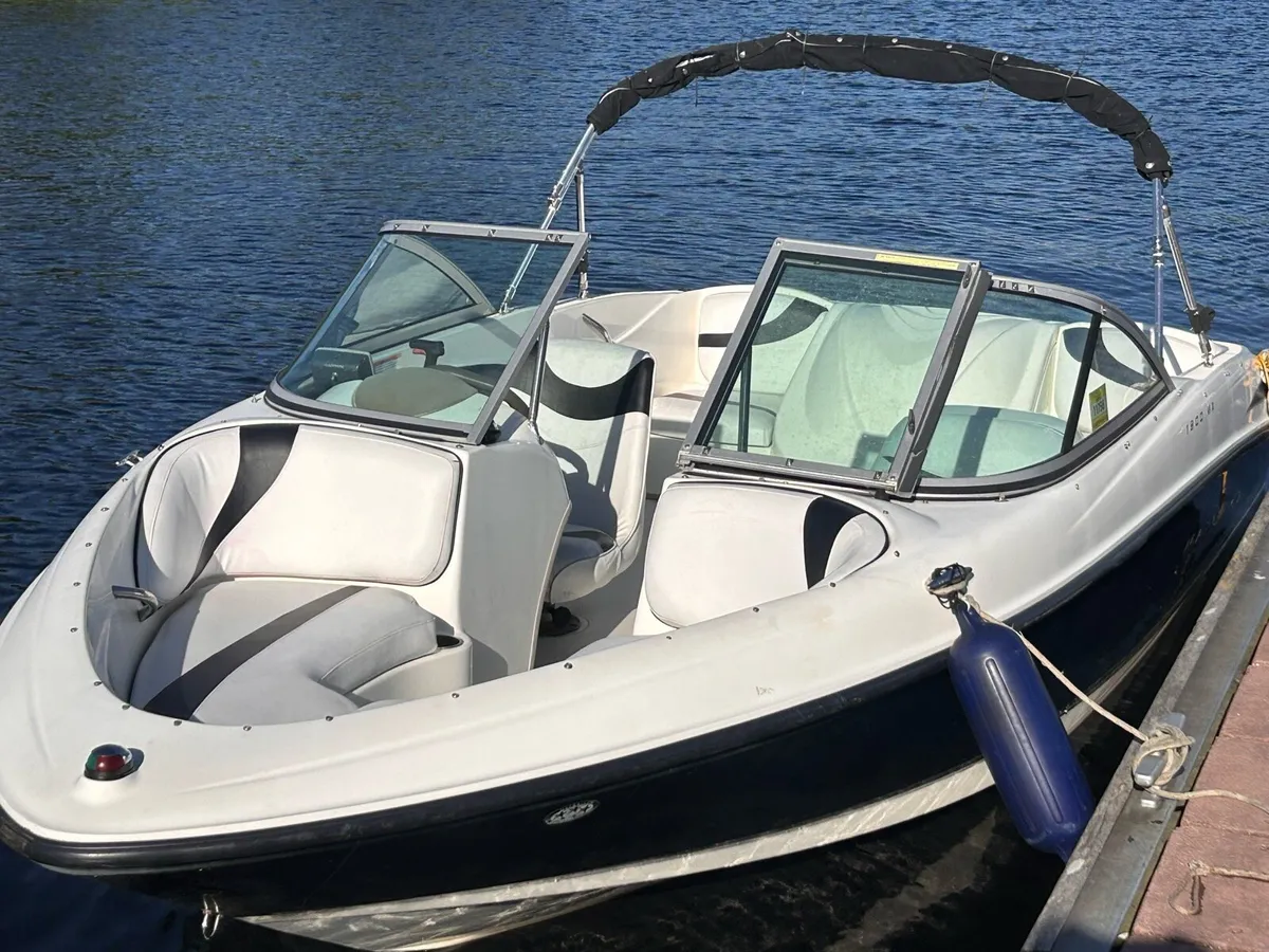 Maxum 1800 Speed Boat - Image 1