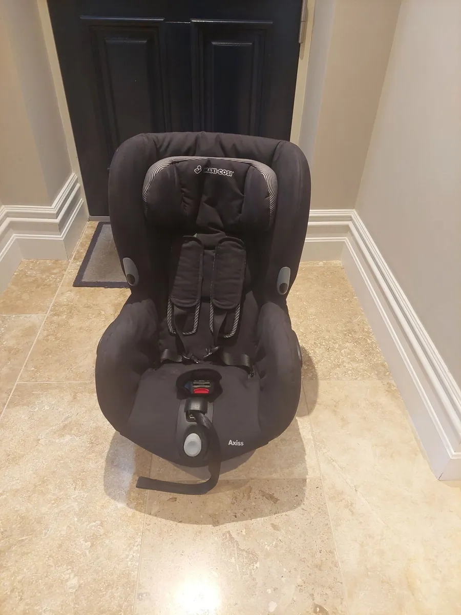 Car Seats and Stroller - Image 2