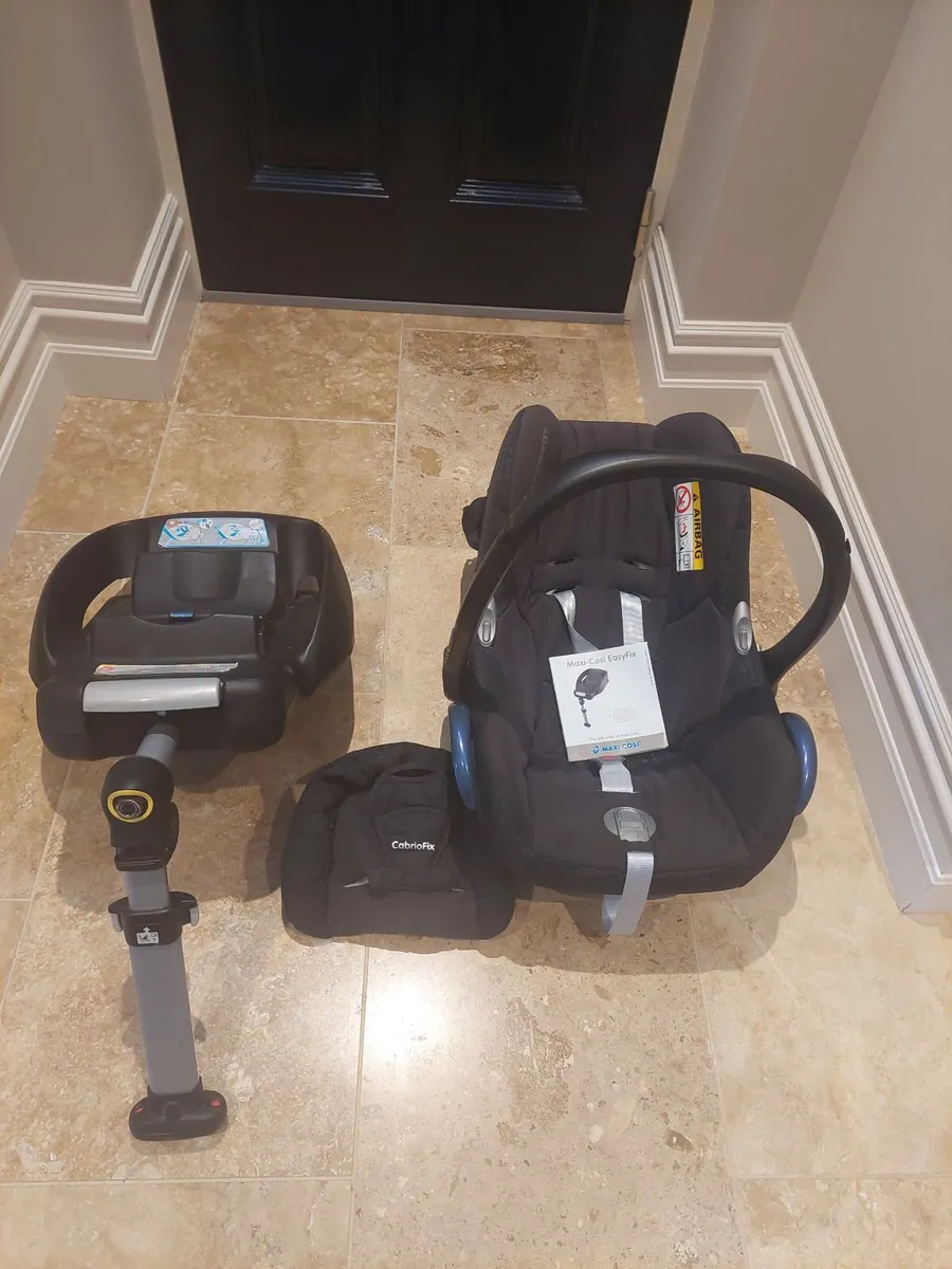 Car Seats and Stroller - Image 4