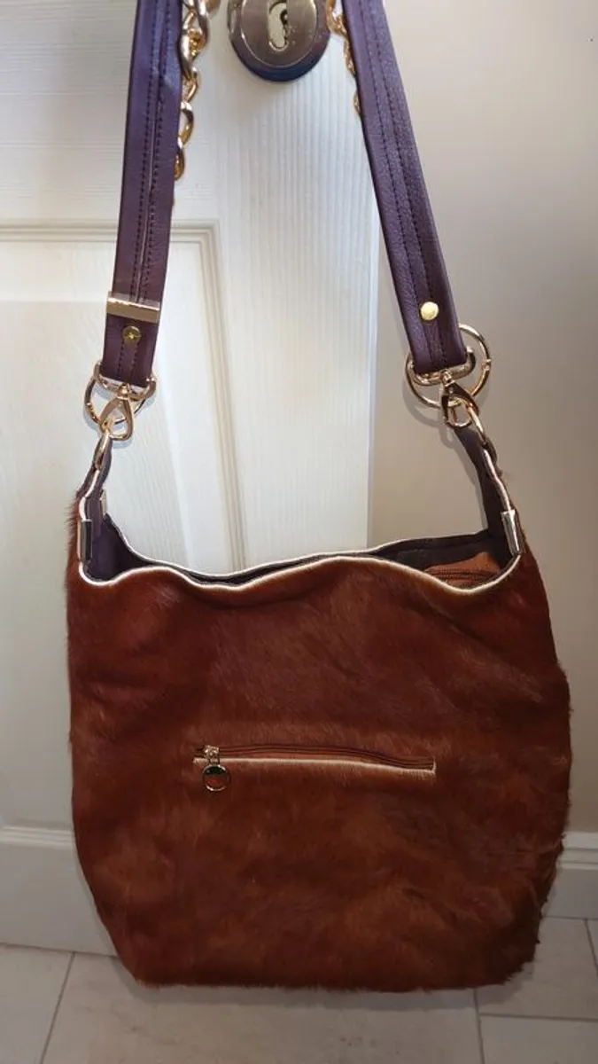 Cow hide handmade bag - Image 4
