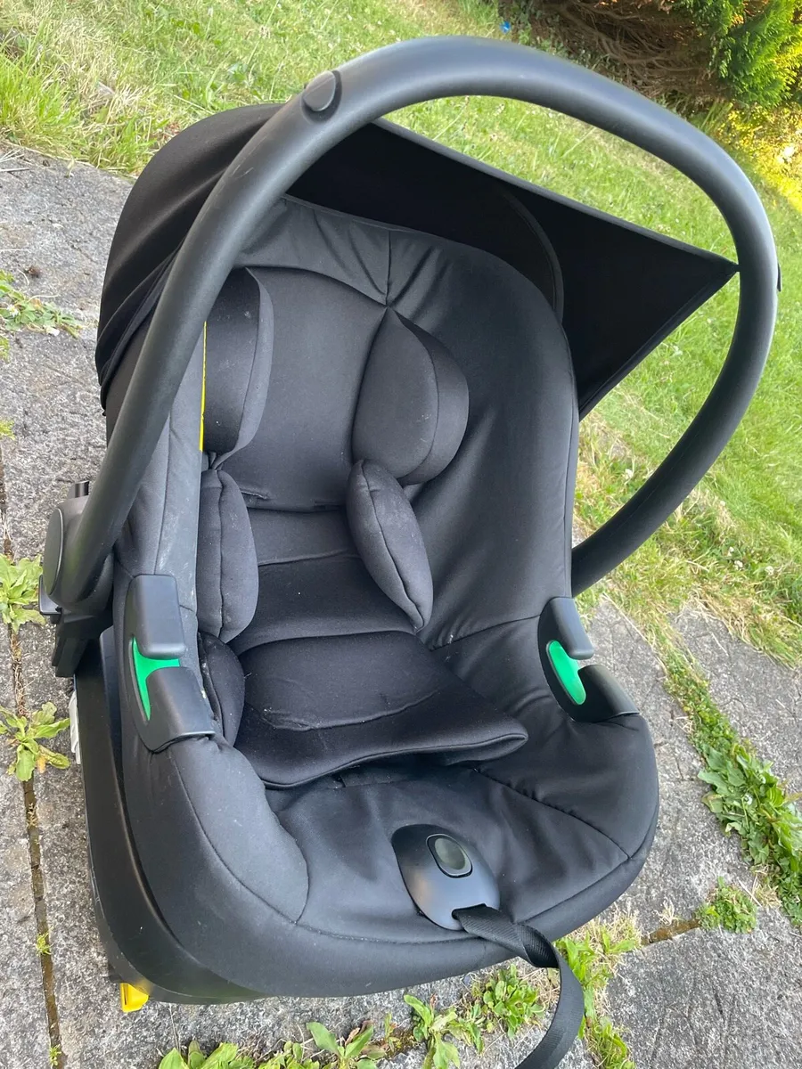 Infant car seat with isofix base - Image 2