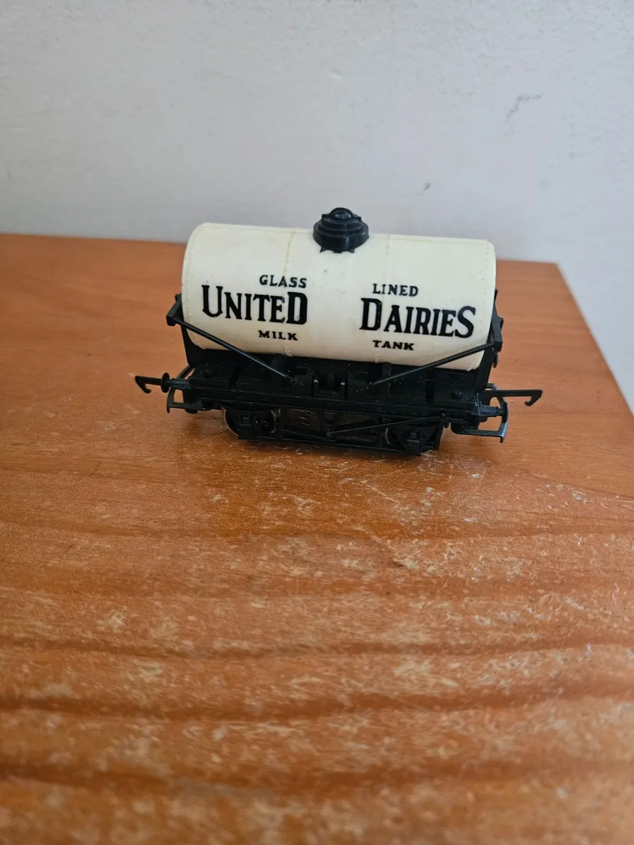 Hornby OO Gauge Wagon - Image 1