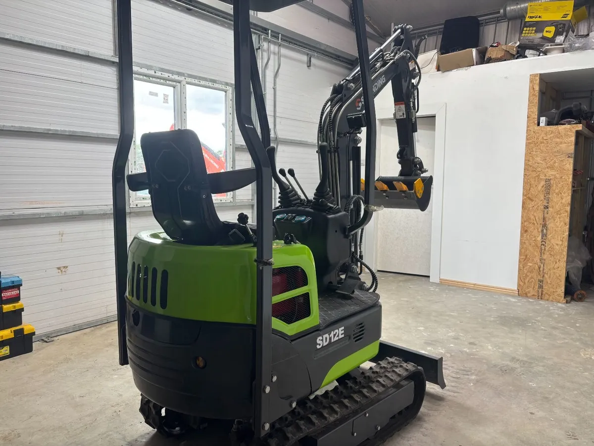 1.2 Tonne Mini Digger - Image 3