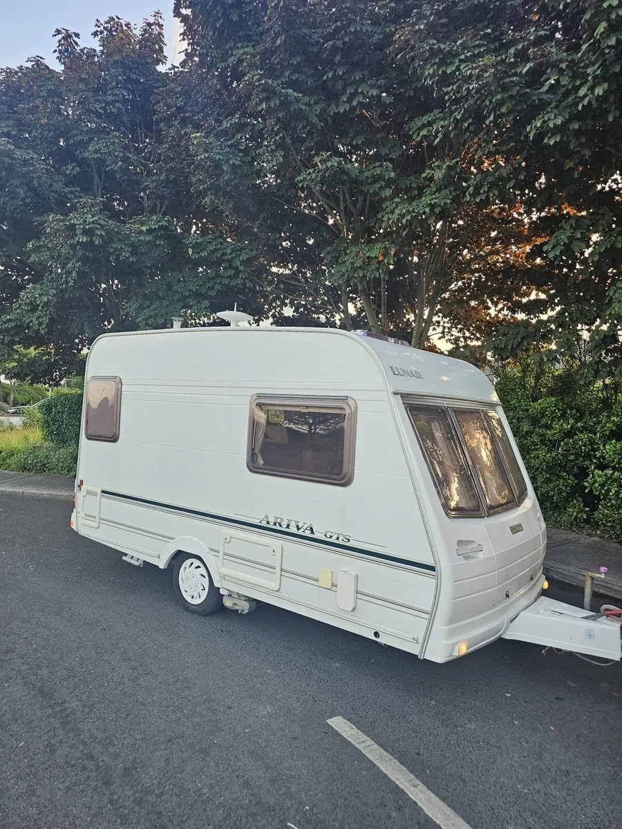 Lunar lightweight touring caravan - Image 3