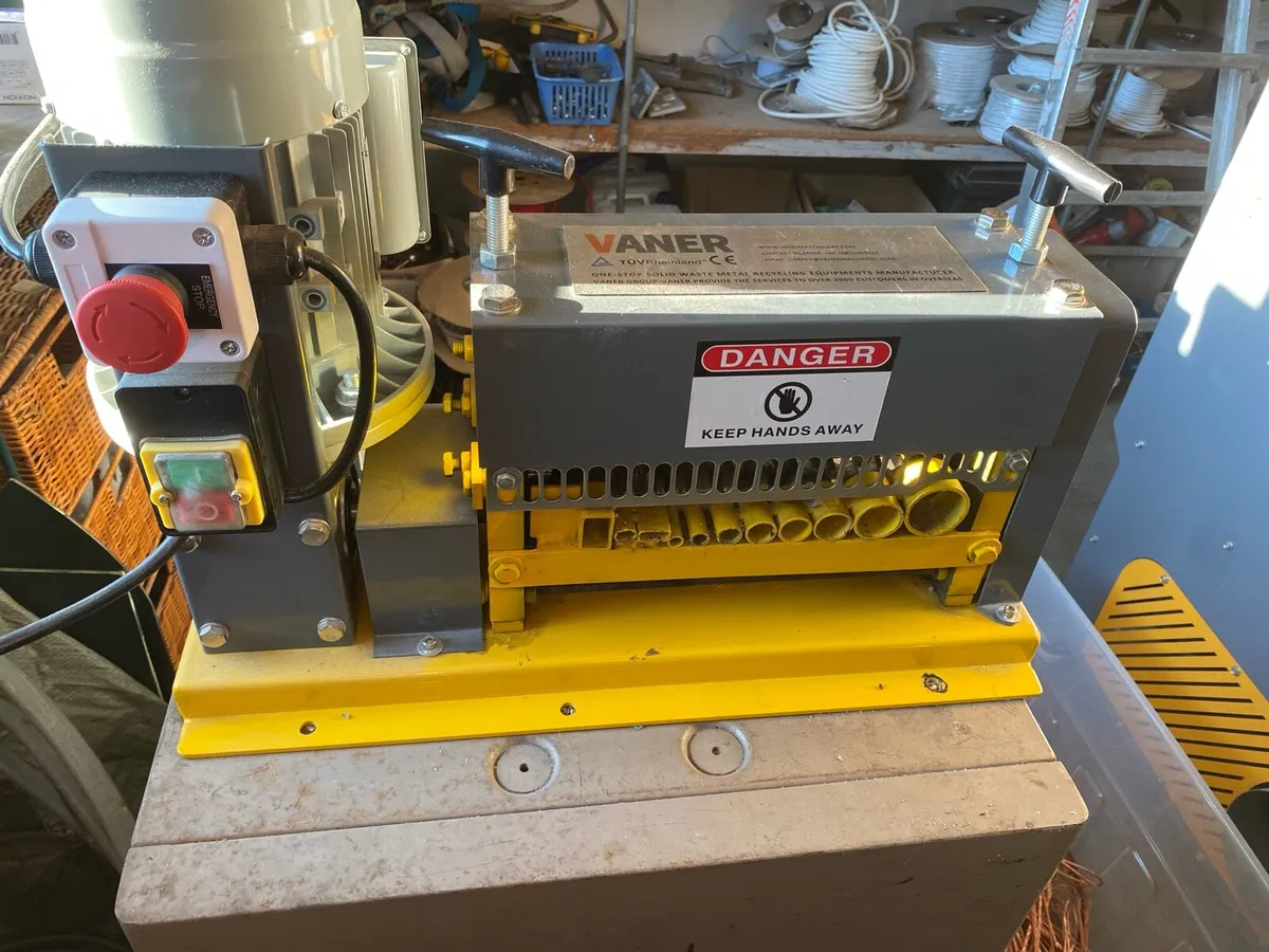 Copper cable stripping machine - Image 1