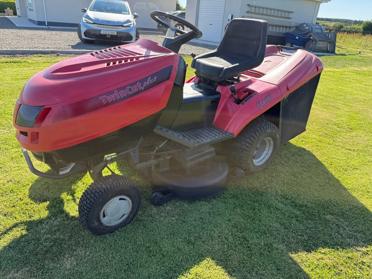 Ride on Mower - Image 2
