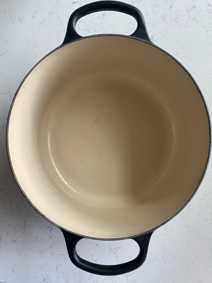 LE CREUSET SIGNATURE CASSEROLE POT 26 DUNDRUM UNUS - Image 3