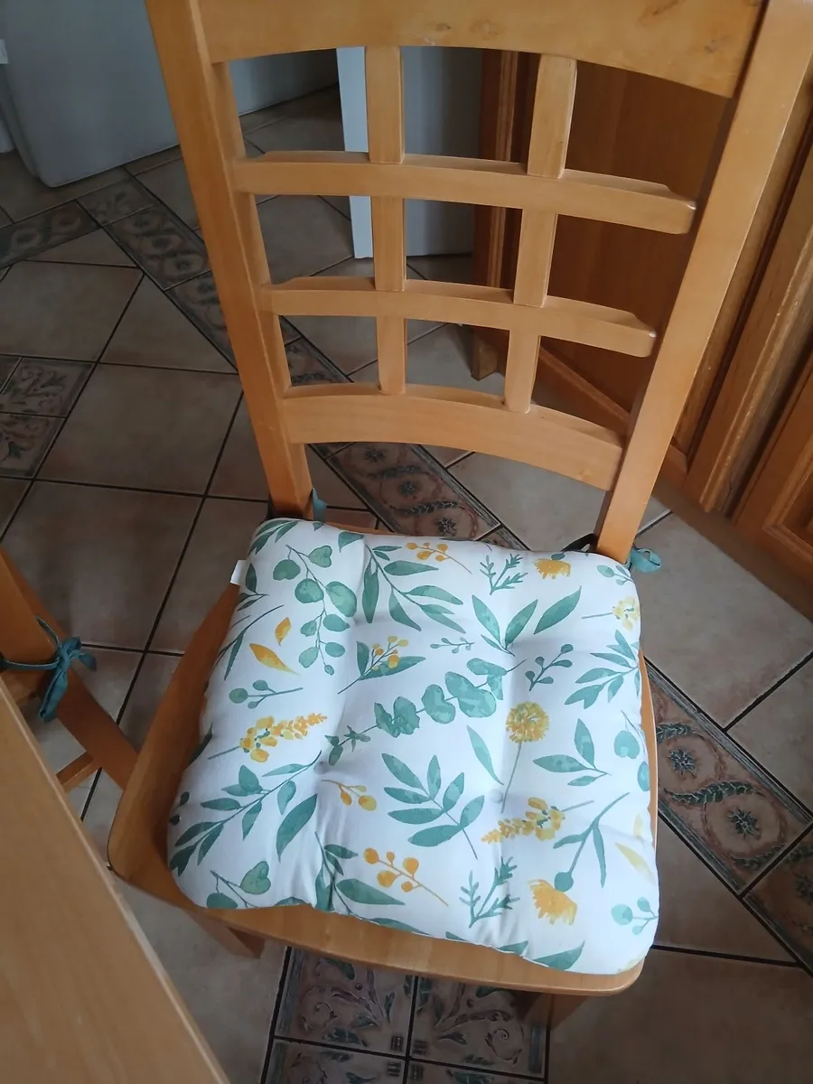 Kitchen Table n chairs - Image 4
