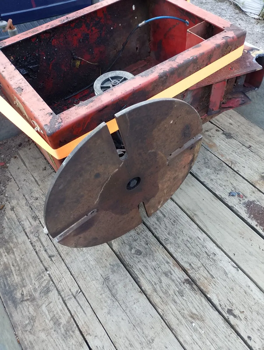 Welding positioning table rotating - Image 3