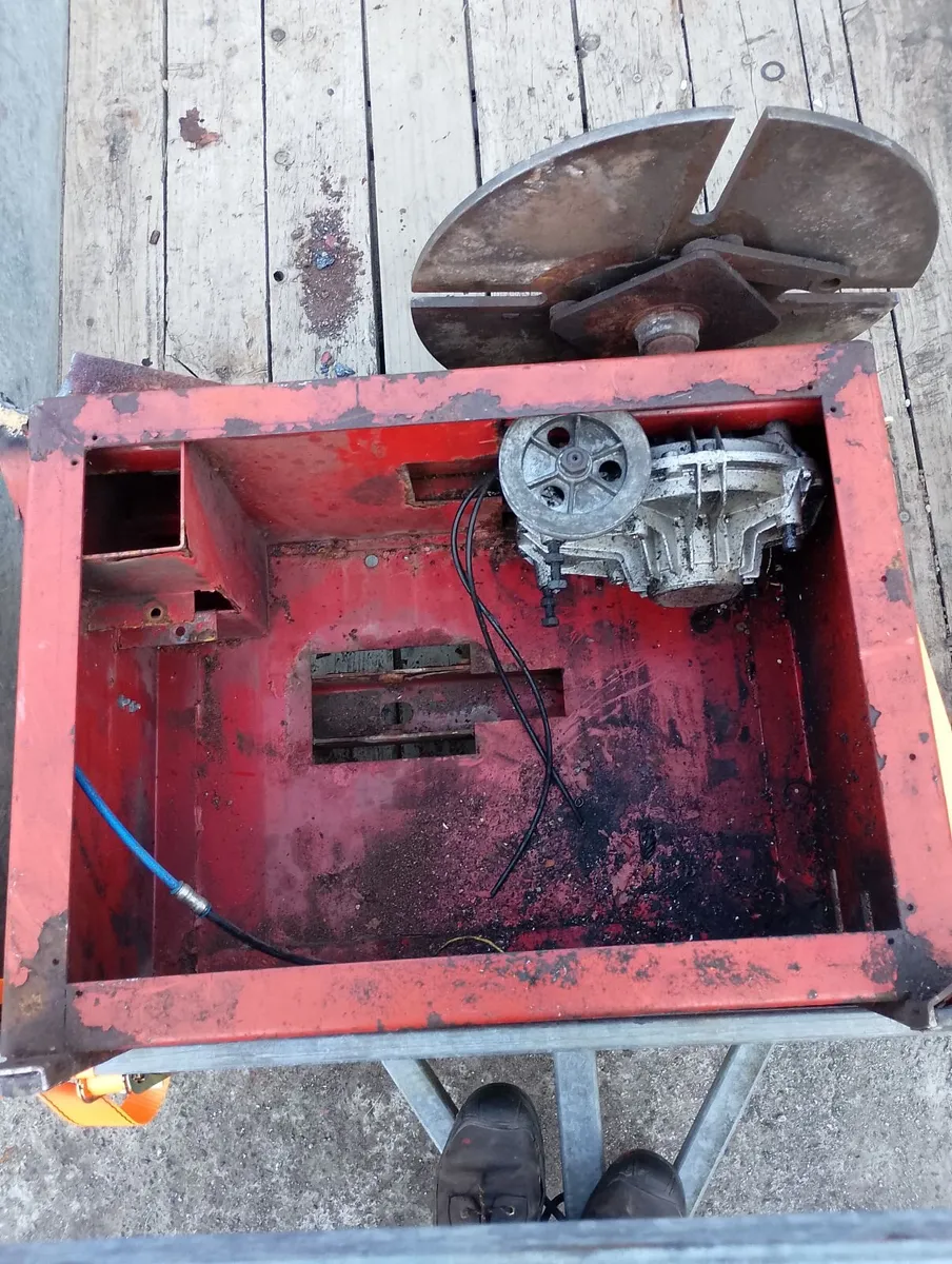 Welding positioning table rotating - Image 4