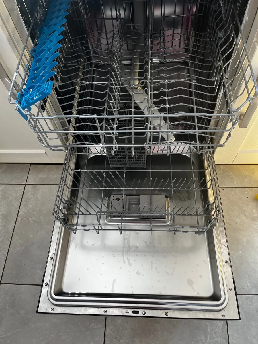 Dishwasher - Image 2