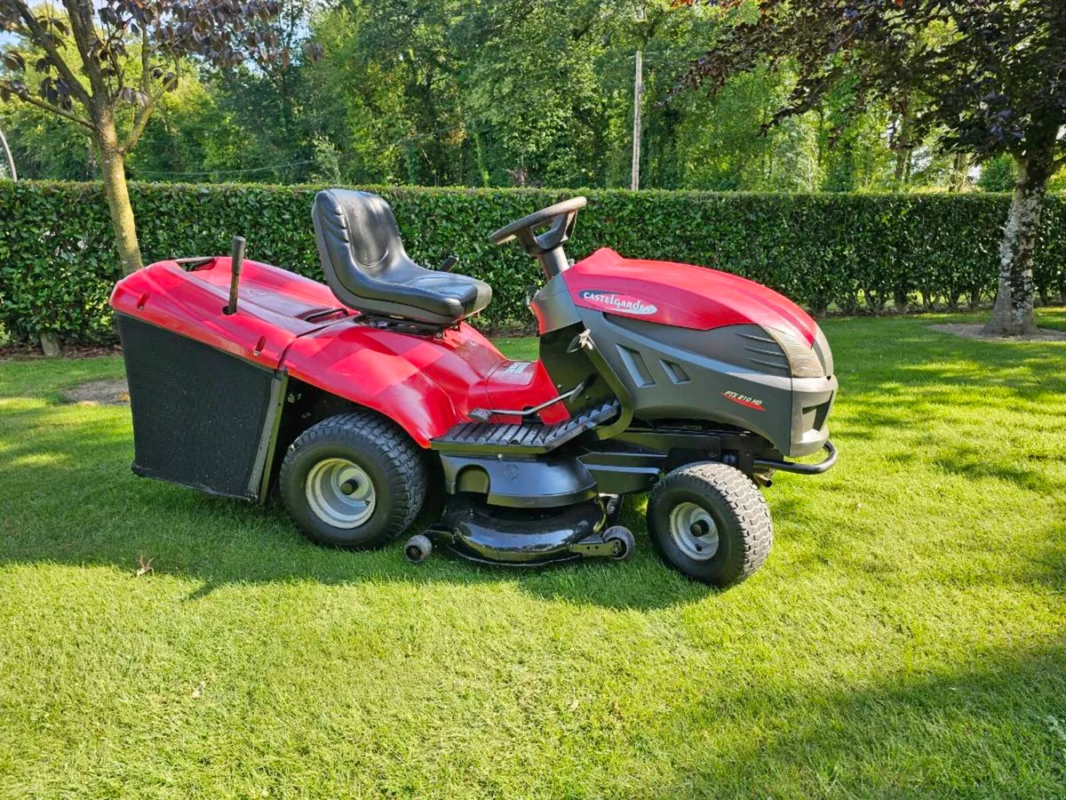 Castle Garden Lawnmower - Image 1
