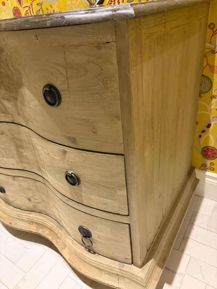 Vanity Unit and Toilet - Image 4