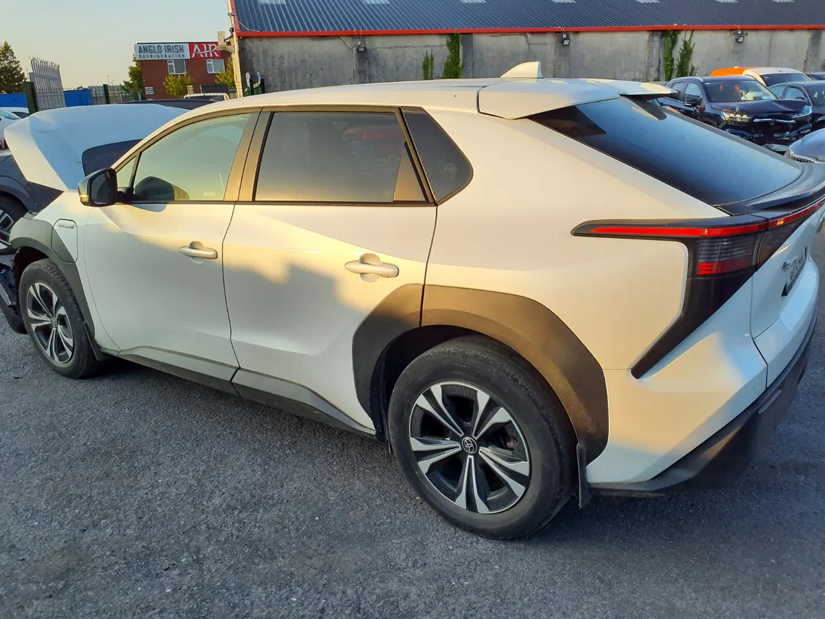 Toyota BZX 4 !! 2025 ONLY 17000 KM - Image 2
