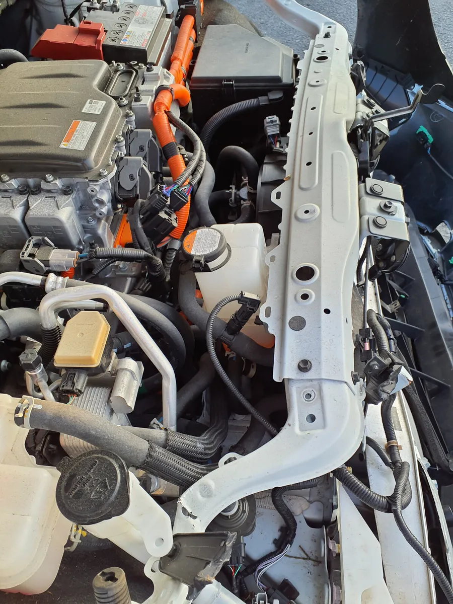 Toyota BZX 4 !! 2025 ONLY 17000 KM - Image 4