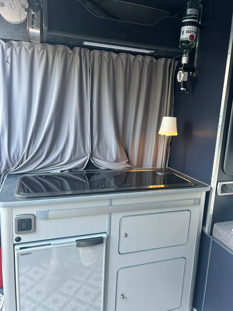 Camper van - Image 4
