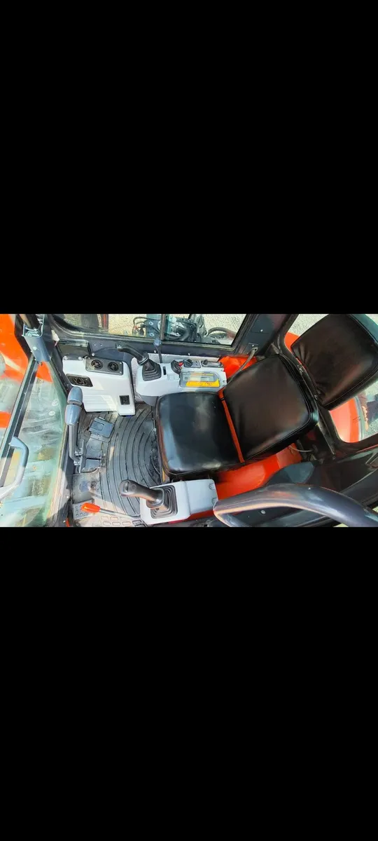 Kubota u55-4 digger - Image 3
