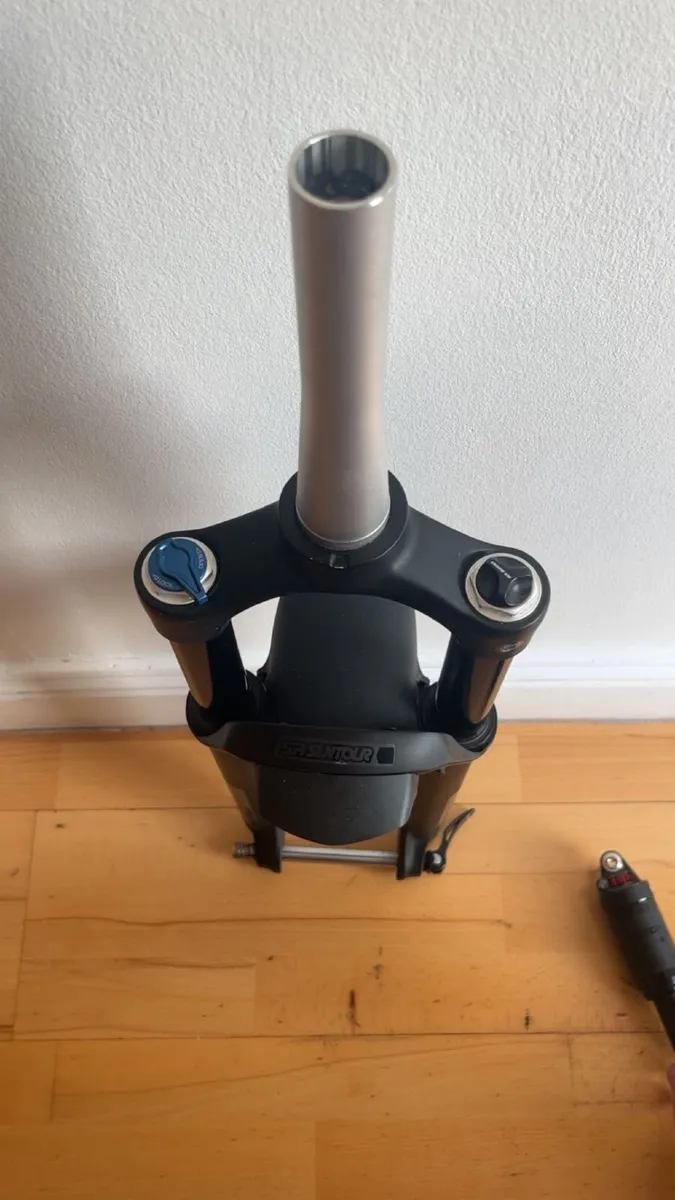 SR Suntour MTB Fork and Rear Shock Bundle - Image 4