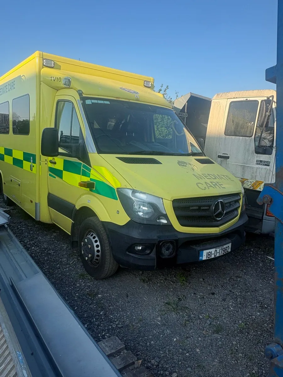 Mercedes sprinter Ambulance - Image 1