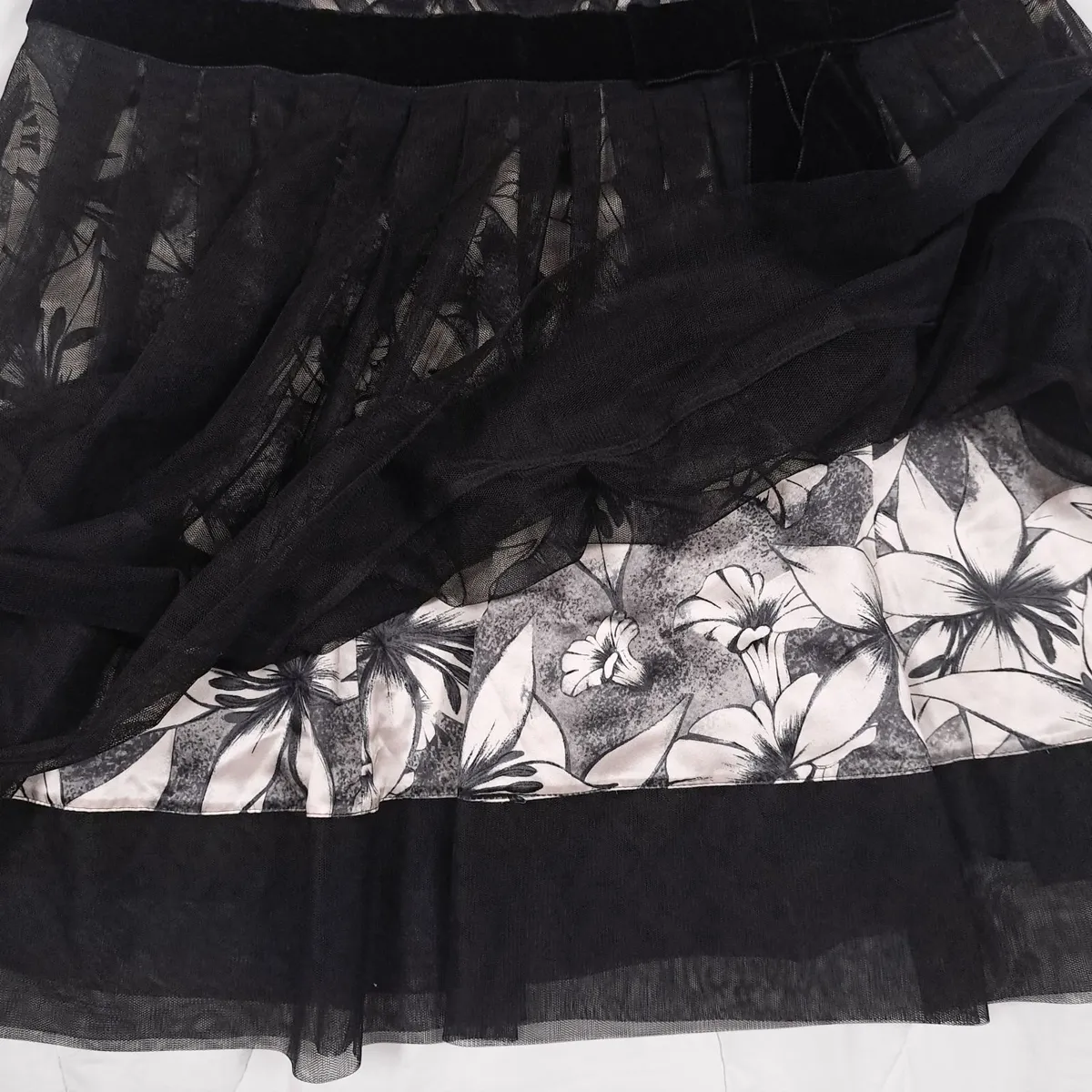 Karen Millen Black Floral Tulle Mini Skirt 12UK - Image 4