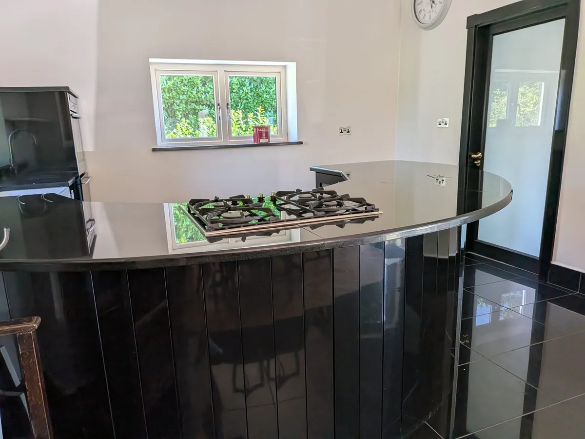 Bespoke black high gloss kitchen - Image 2