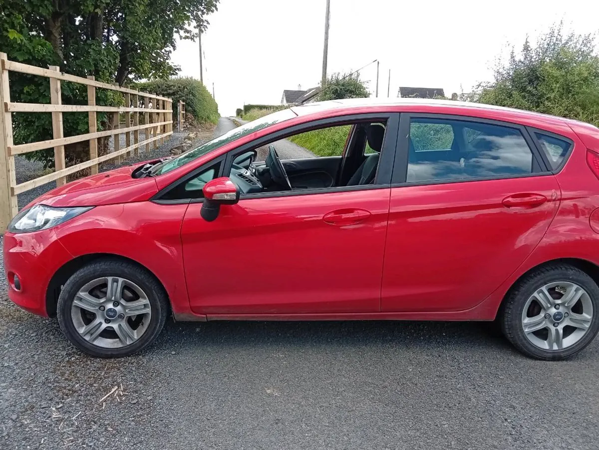 Ford fiesta 1.25 Full car Breaking - Image 3