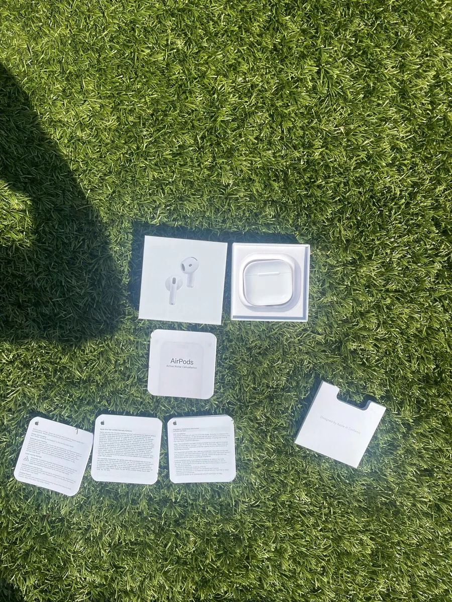 AirPods - Image 1