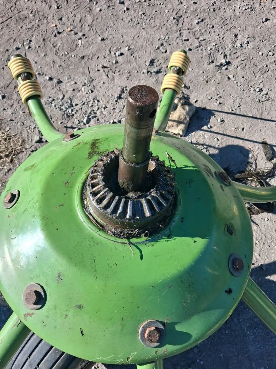 Krone tedder 28 teeth gear - Image 3