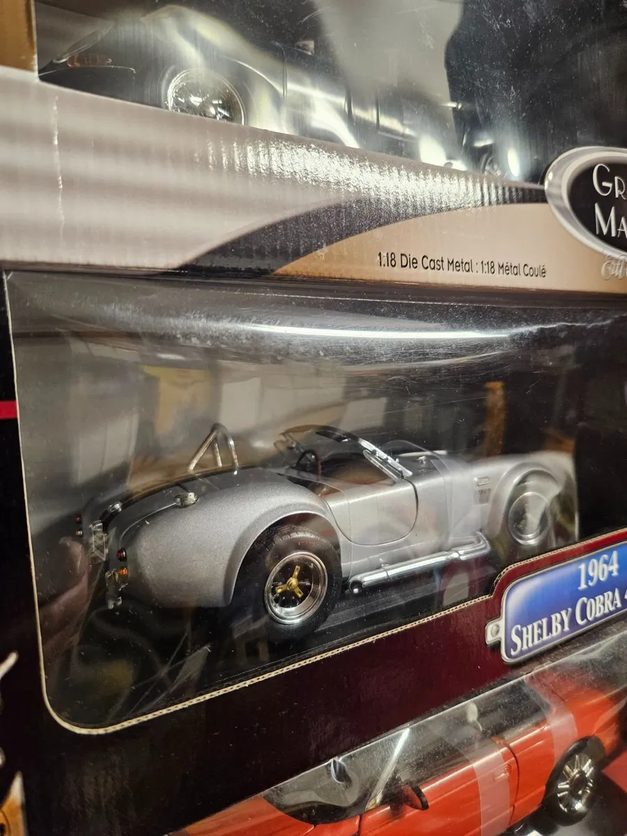 Corgi Road Signature Shelby Cobra 1.18 - Image 2