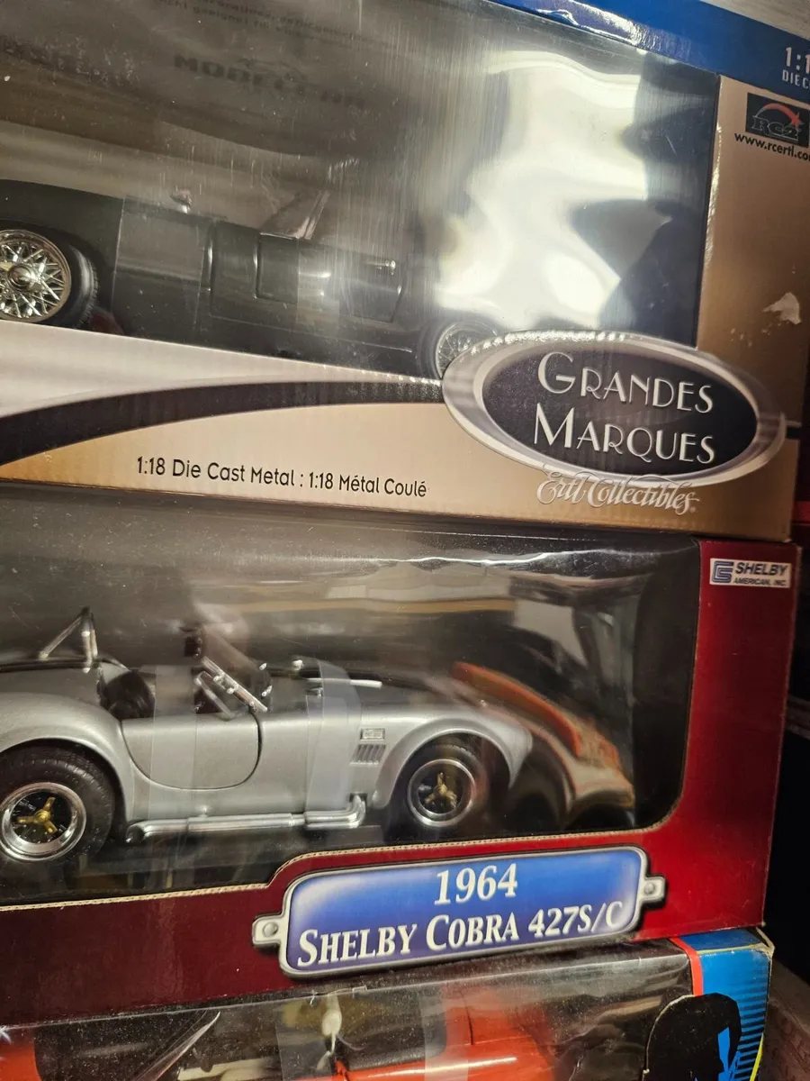 Corgi Road Signature Shelby Cobra 1.18 - Image 3