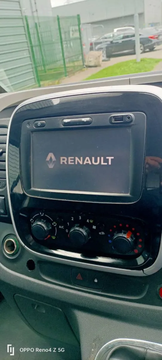 Renault traffic van - Image 3