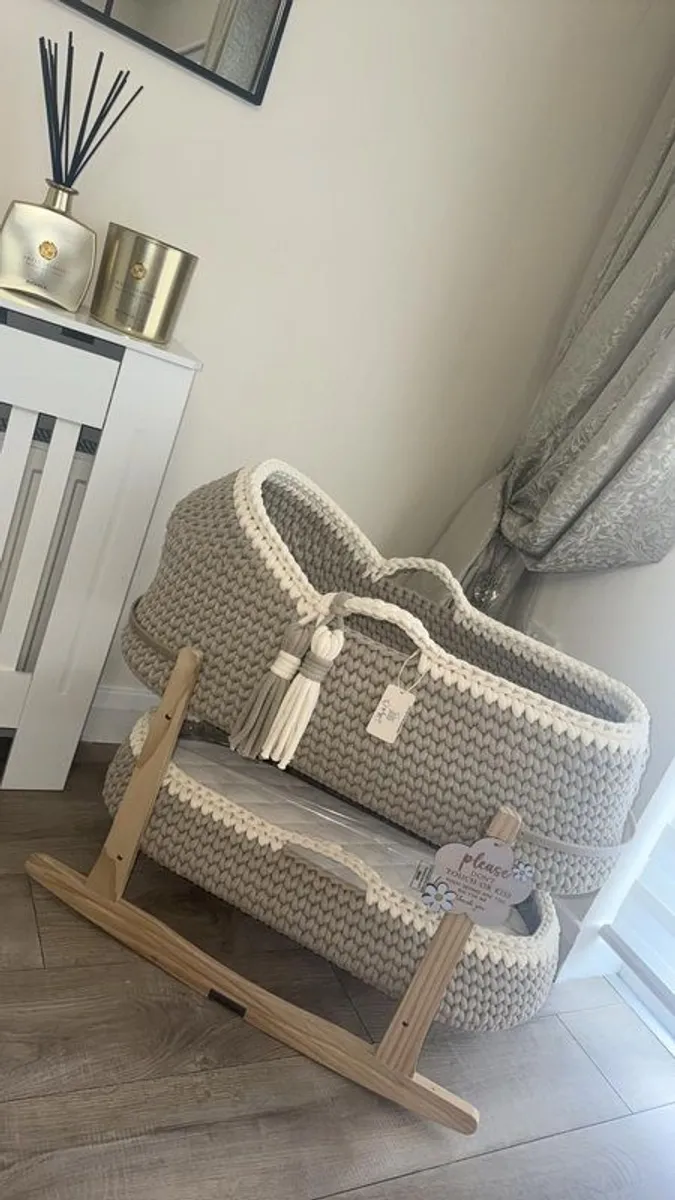 moses basket - Image 1