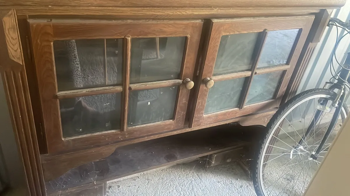 Dresser - Image 1