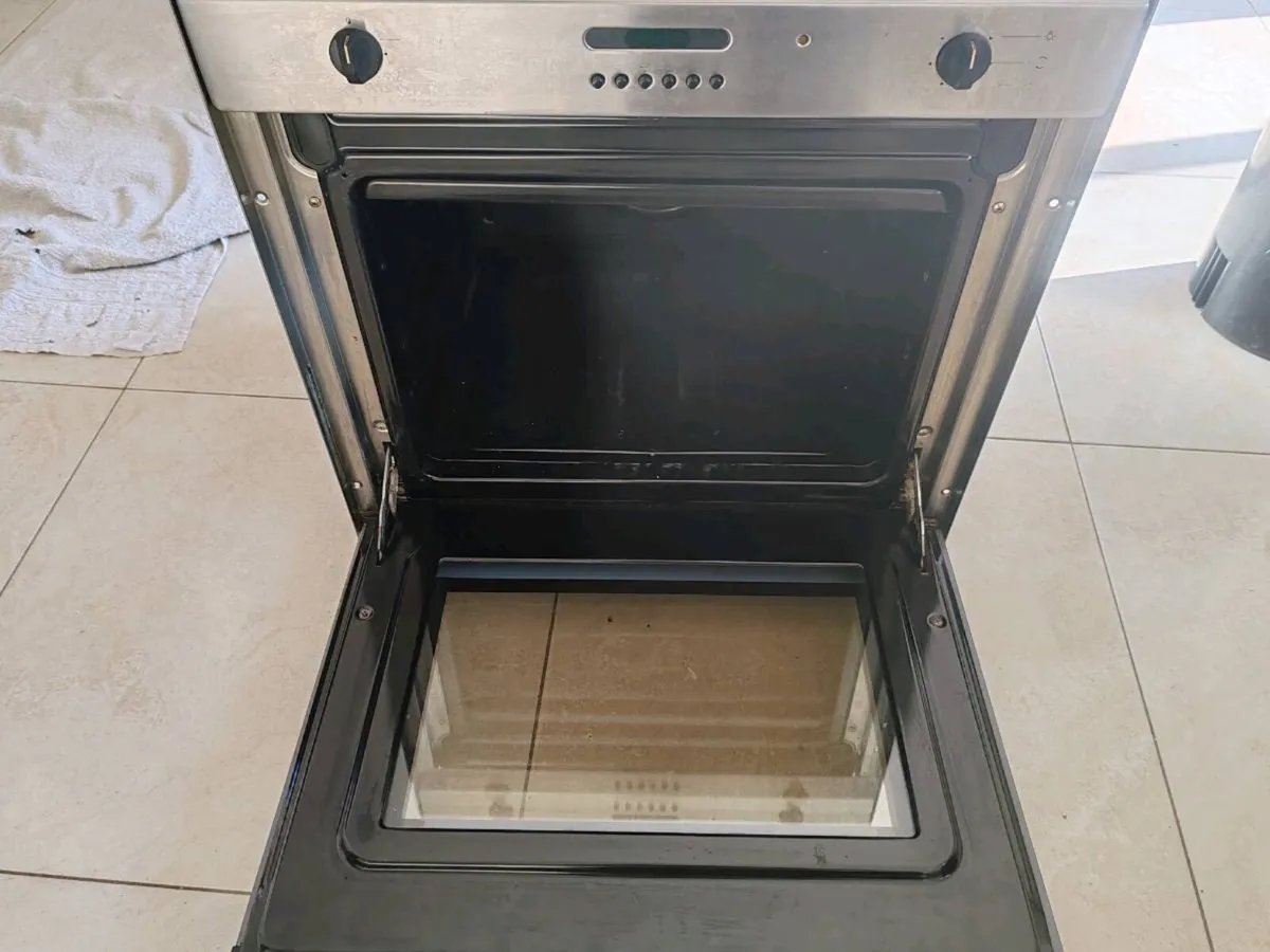 Oven - Image 3