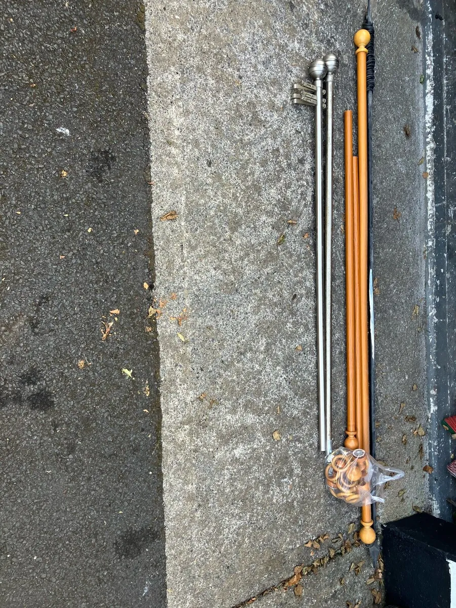 4 x assorted curtain poles - Image 3