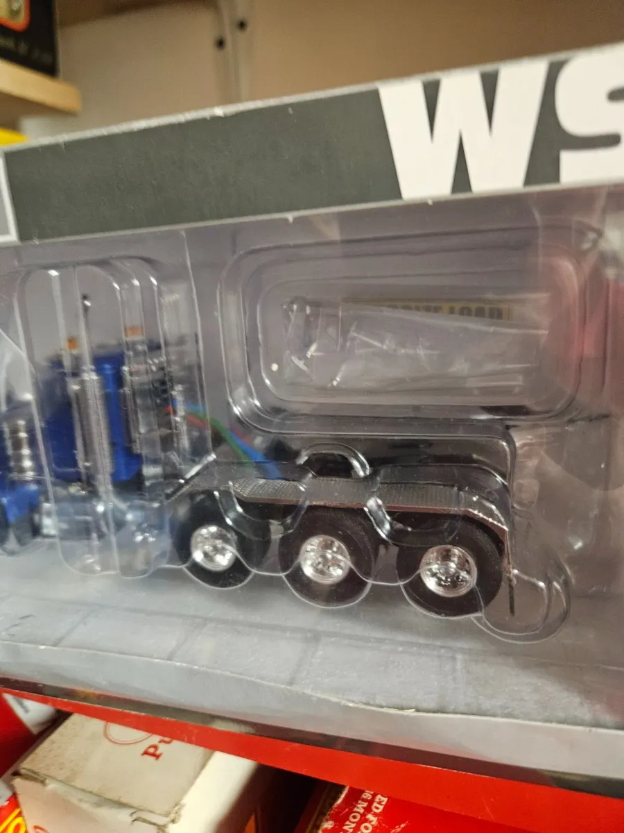 Corgi WSI Peterbuilt Tractor Unit 1.50 - Image 4