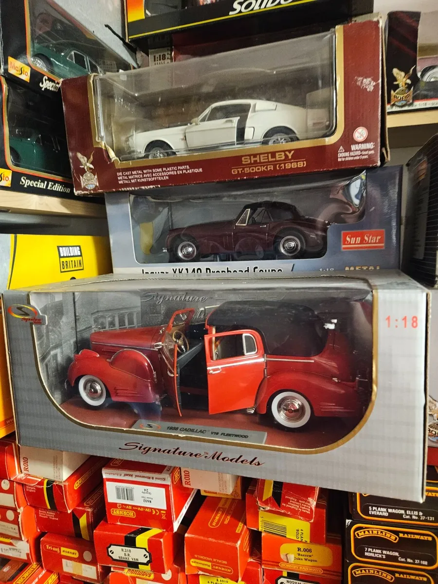 Corgi Signature Models Cadillac 1.18 - Image 1