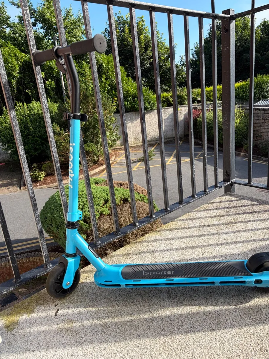 Electric scooter - Image 2