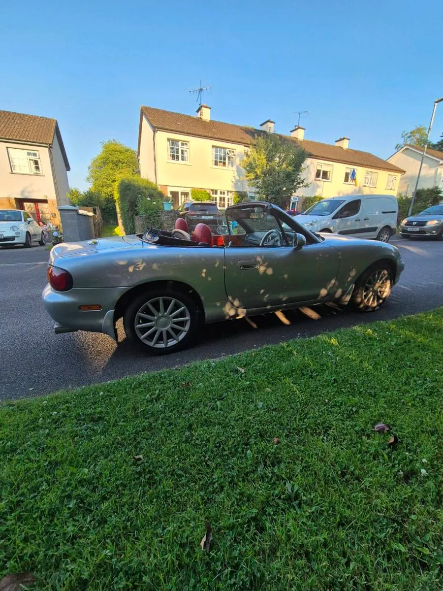 Car - Image 3