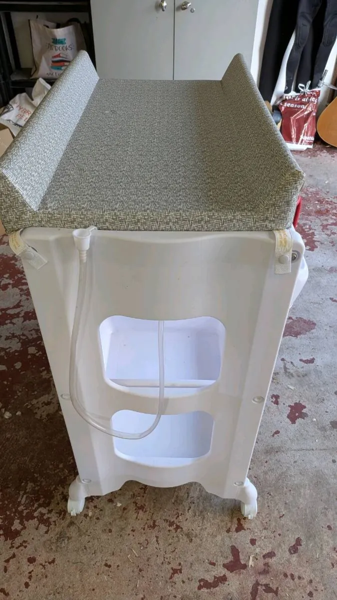 Babylo Baby Bath and Changing Unit - Image 2