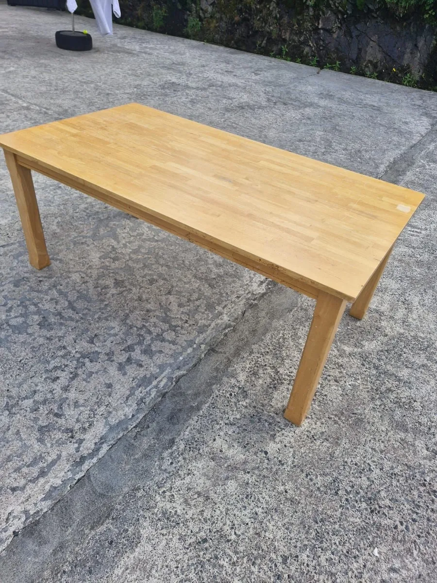 Kitchen table - Image 1