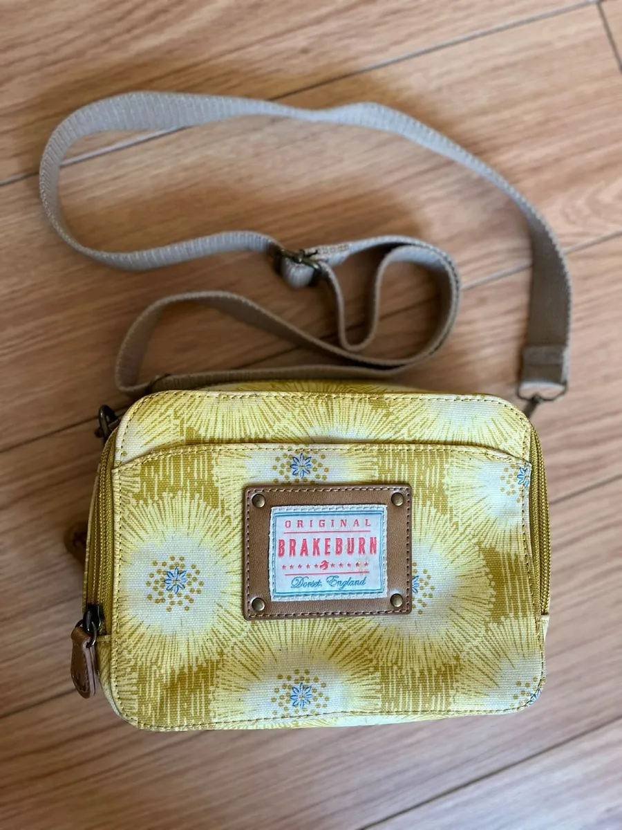 Small cross-body bag/camera bag - Image 1
