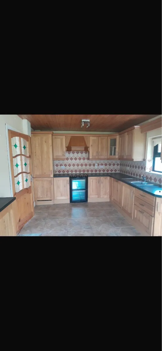Solid oak kitchen - Image 1