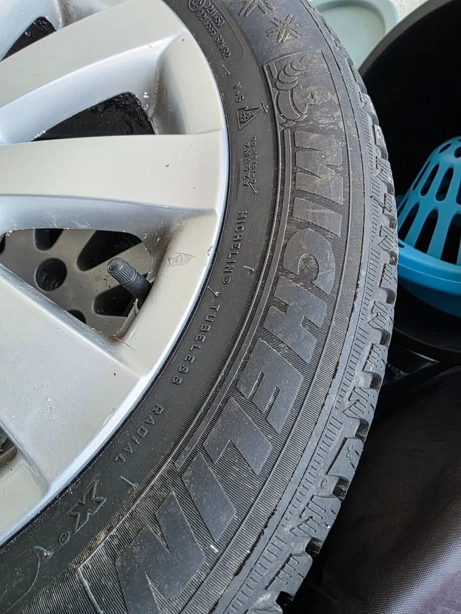 Original VW winter Michelin alloy wheels x4 - Image 4